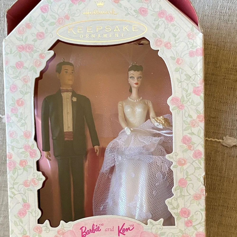 Hallmark Keepsake Barbie and Ken Cake Topper/ Bride & Groom ornamens - 1997